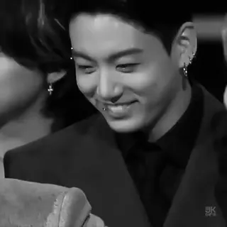 🎸 4b8fc060 Jungkook kpop, cantante, bts, idol, sorridente, uomo, orecchini telegram sticker