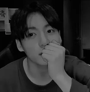 🎸 9d486b4c Jungkook kpop, jungkook, cantante, artista, bianco e nero, persona, uomo telegram sticker