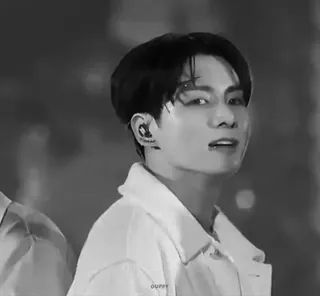 🎸 e7e3f26f Guppy kpop, cantante, idol, ritratto, uomo, persona telegram sticker