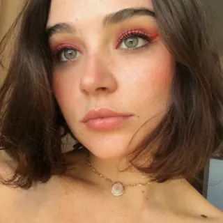 🤍 9395af81 woman, portrait, face, makeup, beauty, person whatsapp sticker