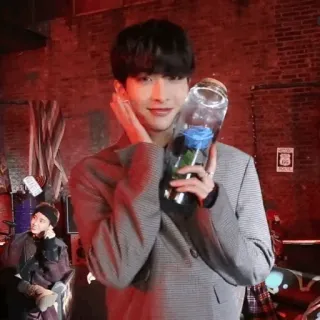 🥀 18a00b95 hombre, rosa, kpop, interior, traje, casual telegram sticker