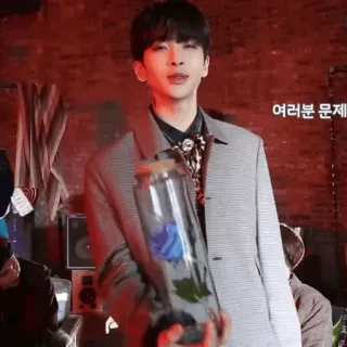 🥀 6d914711 여러분 문제 coreano, hombre, botella, interior telegram sticker