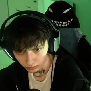 😑 20596500 whatsapp sticker