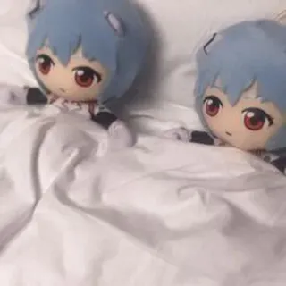 😶 fab42d83 Rei Ayanami Neon Genesis Evangelion 아야나미 레이, 에반게리온, 애니메이션, 봉제인형, 인형, 누워있는 whatsapp sticker