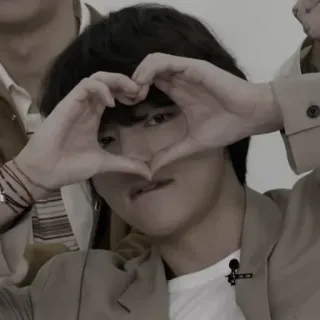 🧊 2a88fb64 coeur, amour, personne, geste, mignon whatsapp sticker