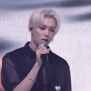 💗 8eda9a86 Felix kpop, cantante, artista, celebrità, maschio, musica telegram sticker