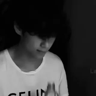 🤍 b63464ab CELINE abbigliamento, maglietta, moda, kpop, idol, celebrità, bianco e nero telegram sticker