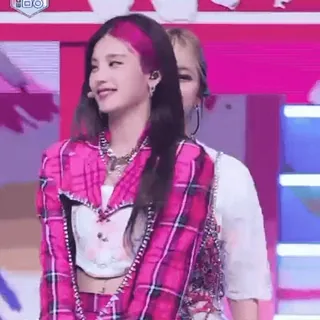 ❤️‍🔥 41d47bf8 donna, K-Pop, rosa, scozzese, cantante, artista telegram sticker