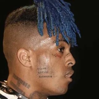 😐 450b391b XXXTentacion DEATH BEFORE DISHONOR 说唱歌手, 音乐, 肖像, XXXTentacion, 面部纹身, 蓝发 telegram sticker