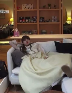 🌟 4623fc29 실력이에요! Корейский, Текст, Диван, Человек, Мебель telegram sticker