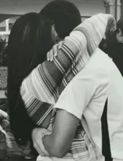 ❤️ b2059fe9 abbraccio, affetto, abbraccio, amore, coppia, amicizia telegram sticker