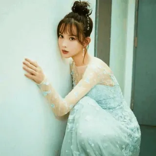 🍓 da61aedf wanita, gaun, potret, gadis, mode telegram sticker