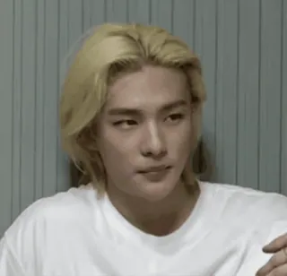 😧 010a7cef pessoa, cabelo loiro, retrato, homem, kpop, ídolo whatsapp sticker