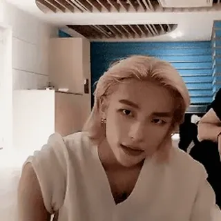 😏 f3754e1b pessoa, retrato, rosto, jovem, cabelo loiro whatsapp sticker