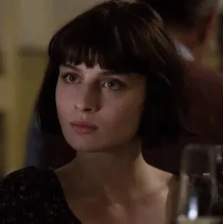 🧶 402f8975 женщина, портрет, лицо, брюнетка, стрижка боб, человек telegram sticker