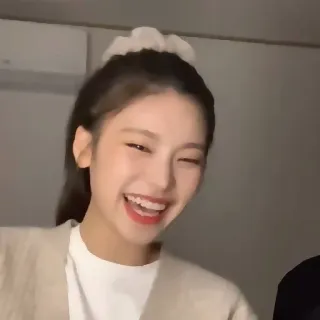 🍧 91dd2c92 mulher, sorriso, retrato, pessoa telegram sticker