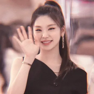 🍬 7fb25382 Yeji kpop, idole, femme, féminin, célébrité, chanteuse, ITZY telegram sticker
