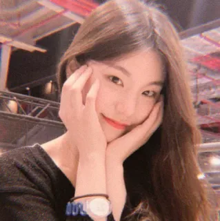 🍬 a9f4373a femme, fille, portrait, beauté, mignon, souriant telegram sticker