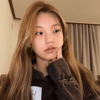 💣 f2b8e4c9 femme, selfie, fille, coréen telegram sticker