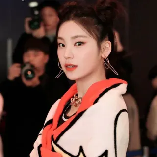 🌸 fc81e496 女人, 肖像, 女孩, 时尚, 美丽, 风格 telegram sticker