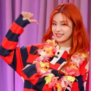 🤙 4cd0acda женщина, портрет, улыбка, веселый, человек, женщина whatsapp sticker