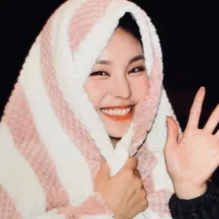 👋 e805c86d женщина, улыбка, полотенце, портрет, счастливый, человек, лицо whatsapp sticker