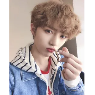 ❤️ 21b19852 เซลฟี่, วัยรุ่น, เกาหลี, เอเชีย, ภาพเหมือน, เด็กผู้ชาย telegram sticker