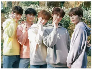 ❤️ 90be1bfc เคป็อป, วง, เพื่อน, ผู้คน, เพลง, วัยรุ่น, ไอดอล telegram sticker