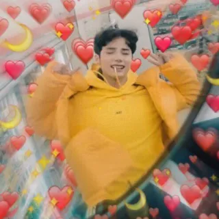 ✌️ efe80679 หัวใจ, ความรัก, ความเสน่หา, เคป็อป, คนดัง, สีเหลือง telegram sticker