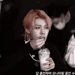 `` 🥓 × 𝗬𝗲𝗼𝗻𝗷𝘂𝗻 𝗯𝘆 @m2e58l :: @fStikBot whatsapp stickers