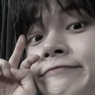 🛍️ 77e68a70 Selfie, Persoon, Vredesteken, Gezichtsuitdrukking, Aziatisch, Jongen whatsapp sticker