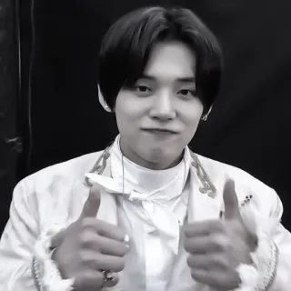 🛍️ d4464950 Duim omhoog, Portret, Persoon, Positief, Goedkeuring whatsapp sticker