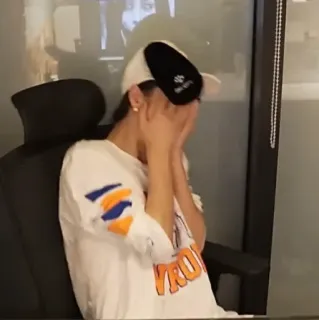 🤍 089013f2 telegram sticker