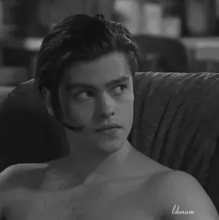 🔗 518a7843 ldonum bianco e nero, uomo, a torso nudo, ritratto, interno whatsapp sticker