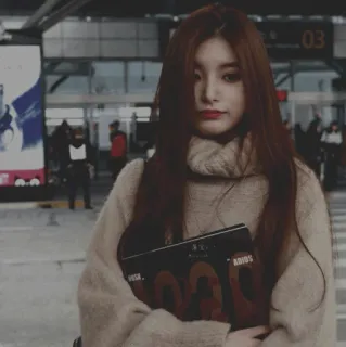 💎 f10cfeb1 ADIOS donna, maglione, capelli lunghi, capelli castani, addio telegram sticker