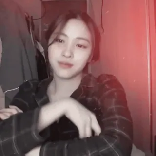 ⛑ c2ab5e33 사람, 소녀, 여자, 인물 사진, 실내 telegram sticker