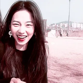 🔮 ddd8e409 vrouw, glimlach, blij, persoon, lachen telegram sticker