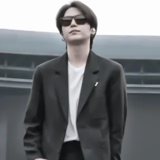 🦘 1b732652 ผู้ชาย, แว่นกันแดด, เสื้อแจ็คเก็ต, แฟชั่น, คน, สไตล์ telegram sticker