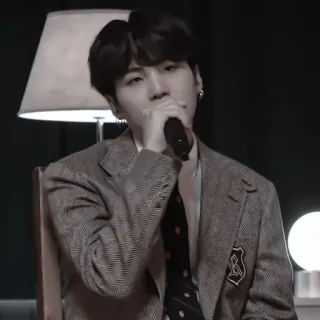 🦘 ccd5163c Suga นักร้อง, ชาย, ไมโครโฟน, นักแสดง, เคป็อป, ไอดอล telegram sticker