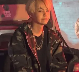 😐 e2309e12 personne, portrait, cheveux blonds, camouflage telegram sticker