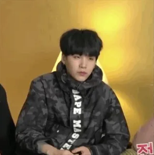 😐 f88d10af personne, homme, assis, K-pop, idole telegram sticker