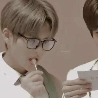 🐯 b0941499 제발요 persona, gafas, piruleta, coreano, hombre, tarjeta whatsapp sticker