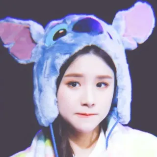 😄 7929d949 portrait, femme, chapeau, bonnet, mignon whatsapp sticker