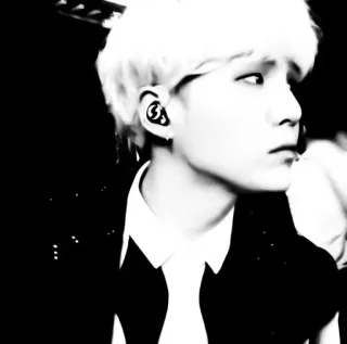 🛸 4e50657e Suga Suga, BTS, K-pop, cantor, música, ídolo whatsapp sticker