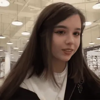 🥤 8c79e018 женщина, брюнетка, молодая, человек, в помещении whatsapp sticker