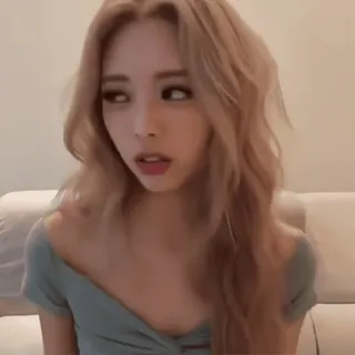 🪴 a80a7e22 женщина, портрет, блондинка, человек, кореянка telegram sticker