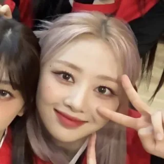 ✨ b15a9010 wanita, K-pop, gadis, asia, idola, simbol perdamaian, selfie whatsapp sticker