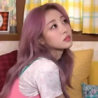 ✨ f644647c wanita, rambut pink, melihat ke atas, orang, potret whatsapp sticker