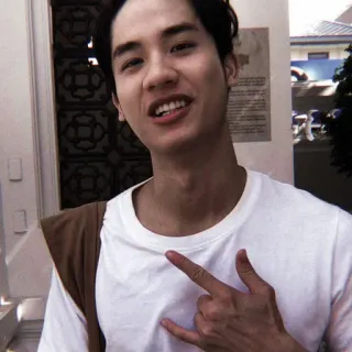 🕸 9c26b311 người, nam, đàn ông, thường ngày, trong nhà, chân dung telegram sticker