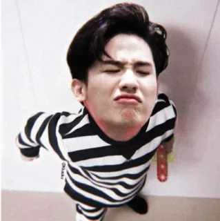 🕸 a386e0cc hài hước, người, biểu cảm, áo sọc telegram sticker